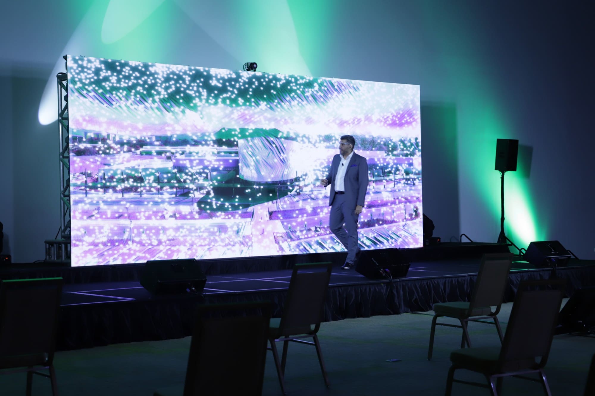 Lee más sobre el artículo Descubre cómo puedes lidiar con el estrés tras posponer eventos sociales o corporativos