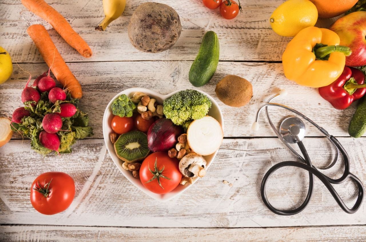 Lee más sobre el artículo Así puedes tener una buena alimentación para protegerte contra el Covid-19